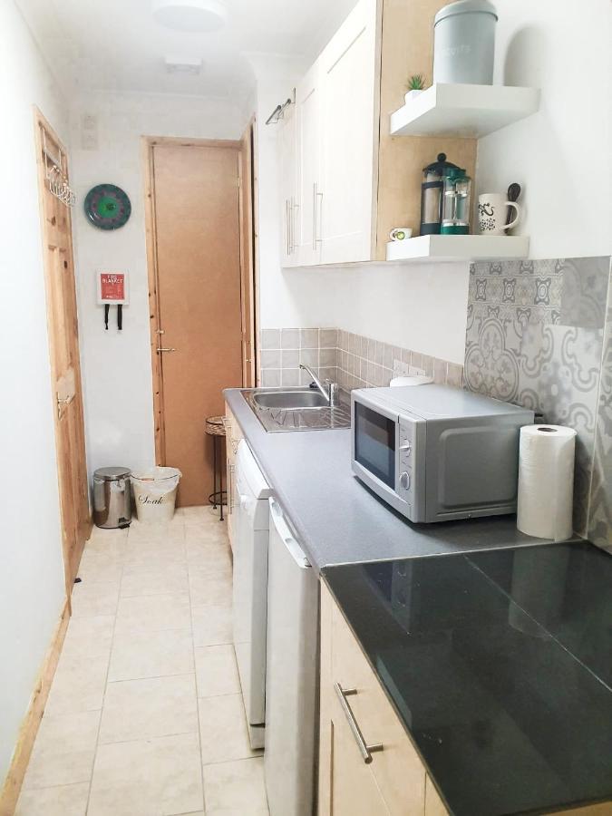 Little Dragons Apartment พูล ภายนอก รูปภาพ
